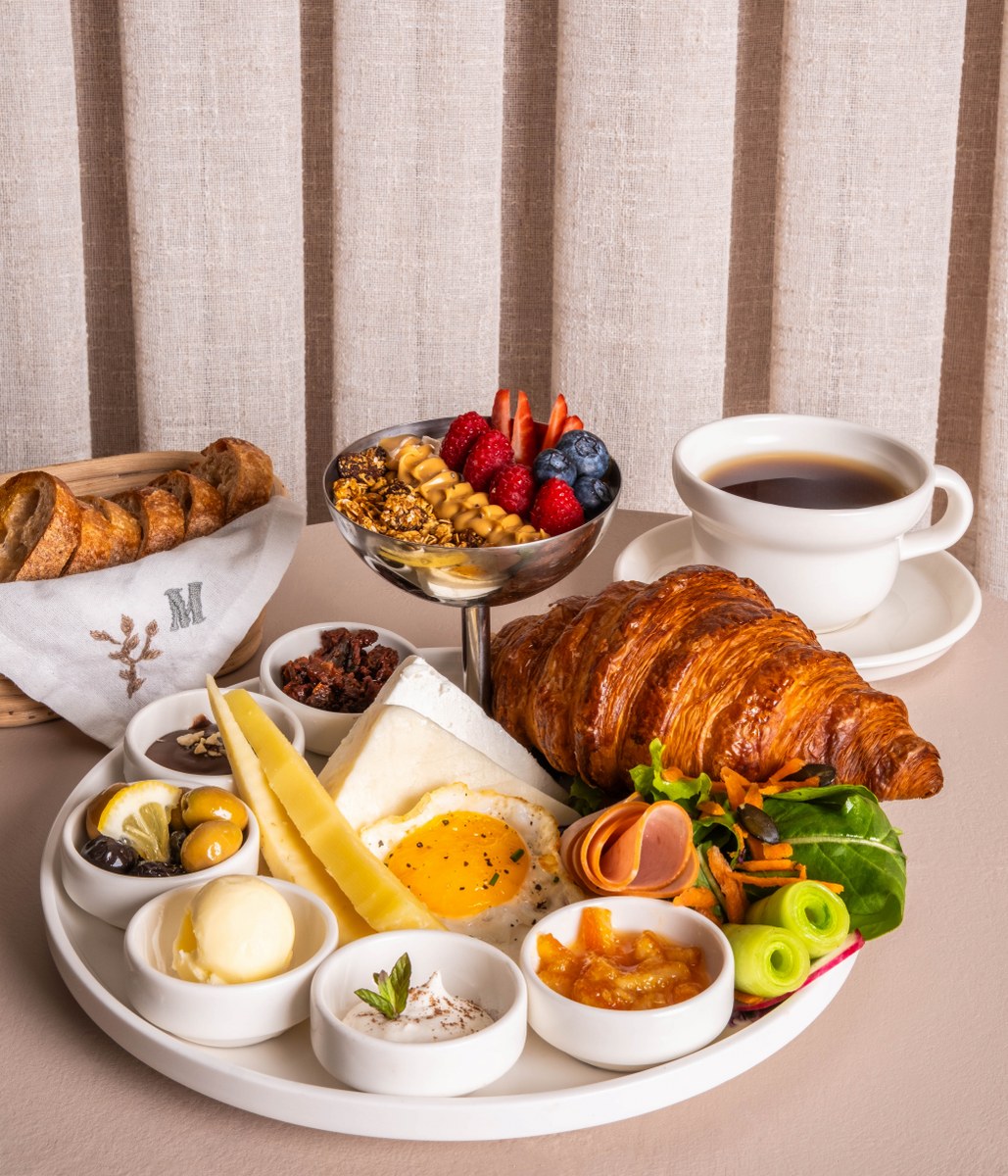 Meshk Breakfast Plate
